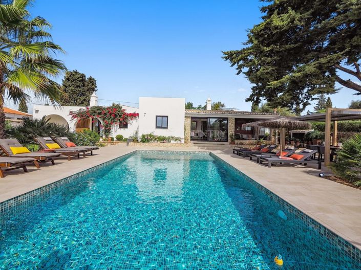 Image No.1-4 Bed Villa for sale
