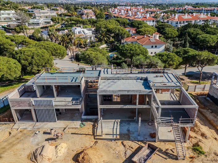 Image No.1-6 Bed Villa for sale