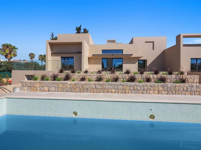Image No.1-4 Bed Villa for sale