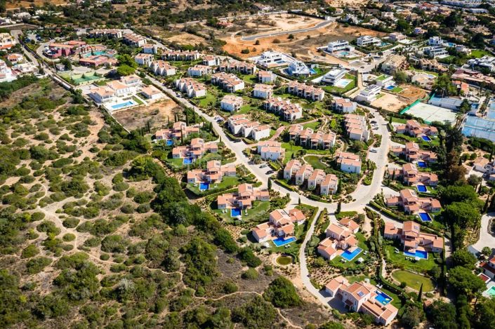 Image No.33-2 Bed Townhouse for sale