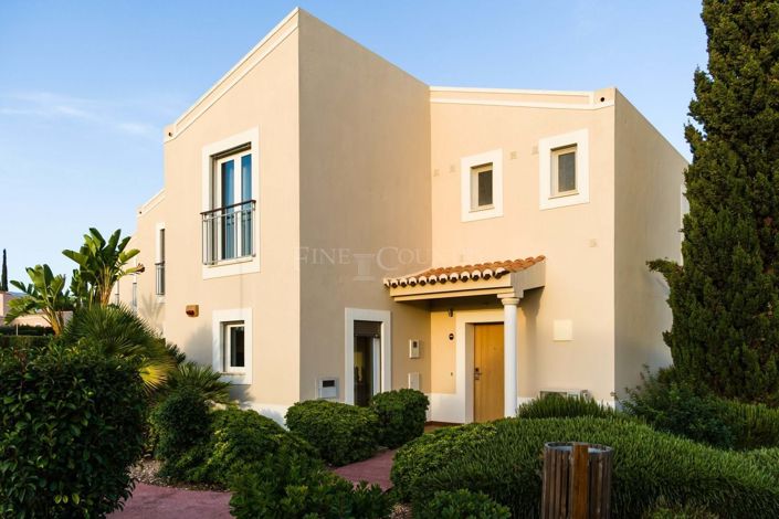 Image No.79-2 Bed Townhouse for sale