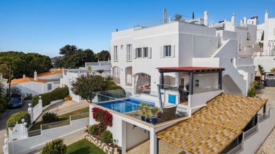 1 - Albufeira, Propriété