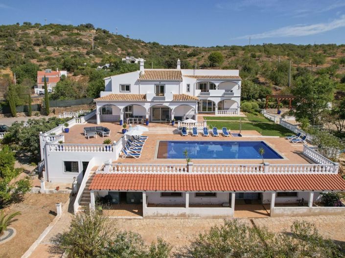 Image No.1-6 Bed Villa for sale