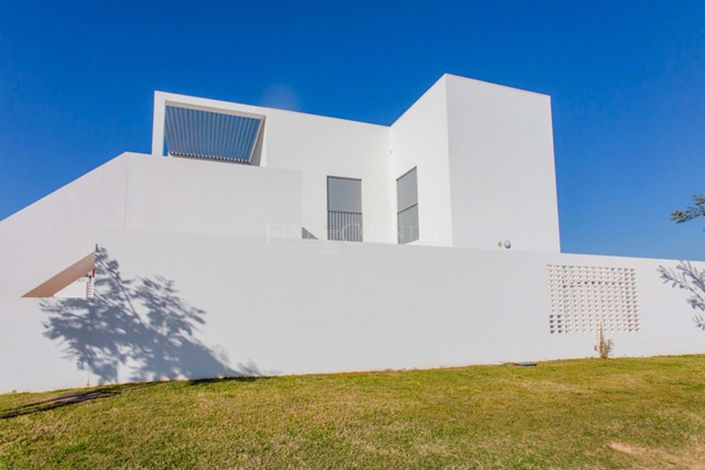Image No.1-3 Bed Property for sale