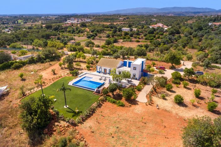 Image No.1-4 Bed Property for sale