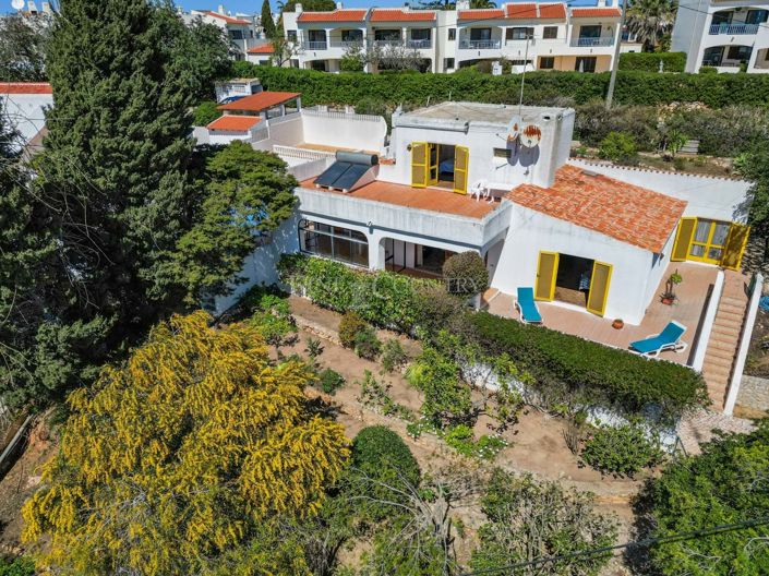 Image No.2-Propriété de 4 chambres à vendre à Carvoeiro