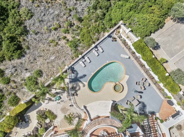 Image No.21-7 Bed Property for sale