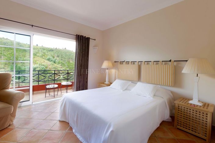 Image No.7-7 Bed Villa for sale