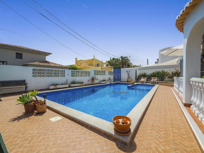 Image No.38-3 Bed Property for sale