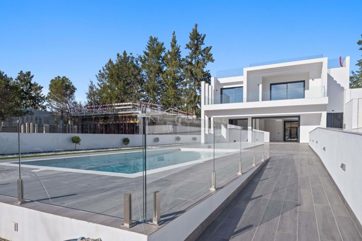 Image No.3-3 Bed Property for sale