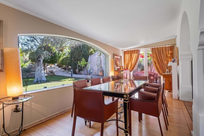 Image No.11-6 Bed Property for sale