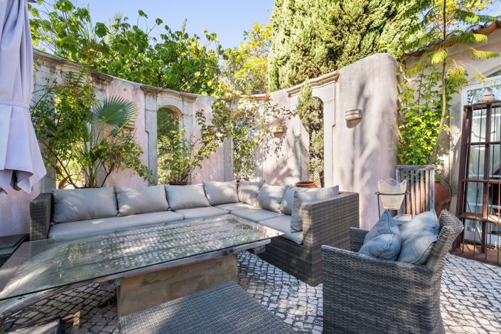 Image No.42-6 Bed Property for sale