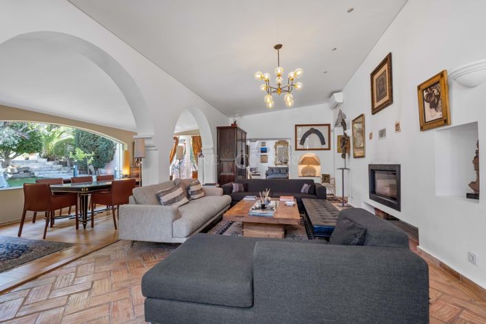 Image No.9-6 Bed Property for sale