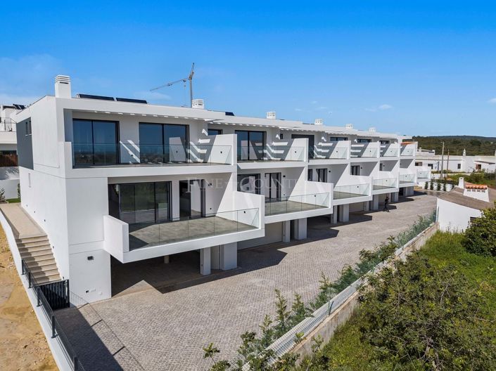 Image No.2-4 Bed Semi-Detached for sale