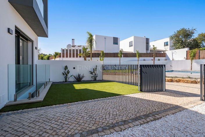 Image No.44-4 Bed Semi-Detached for sale