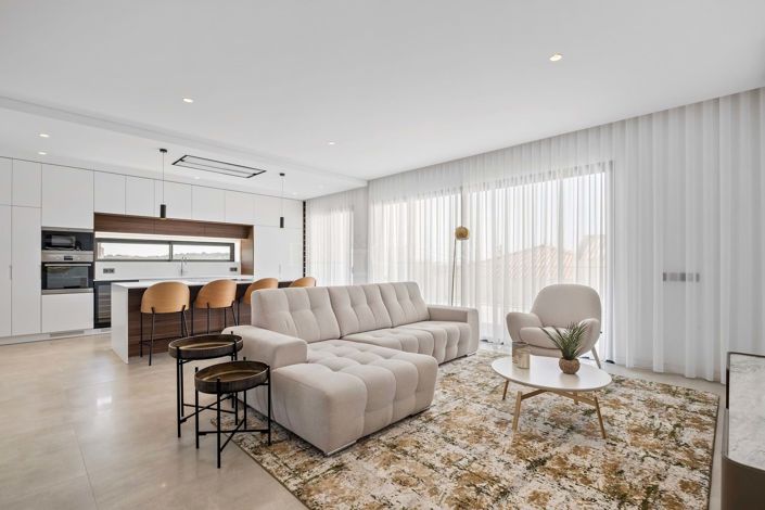 Image No.5-4 Bed Semi-Detached for sale