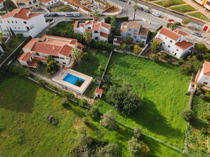 Image No.1-4 Bed Property for sale