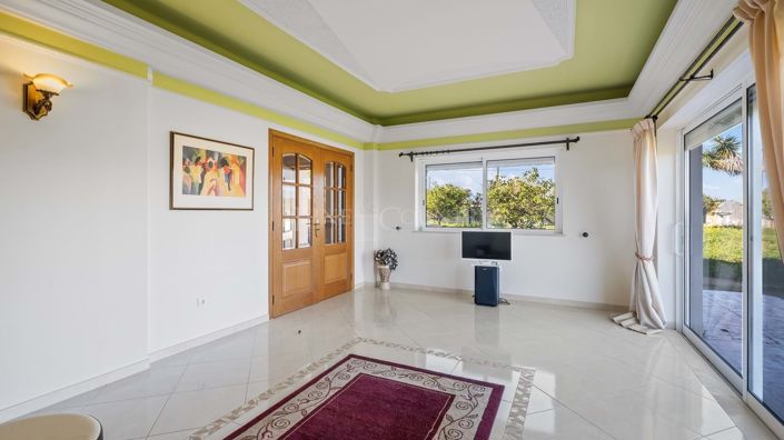 Image No.8-3 Bed Property for sale