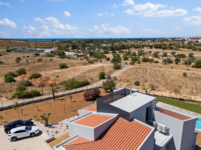 Image No.43-6 Bed Property for sale