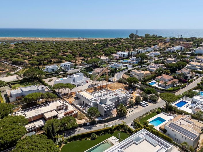 Image No.15-Propriété de 8 chambres à vendre à Loule