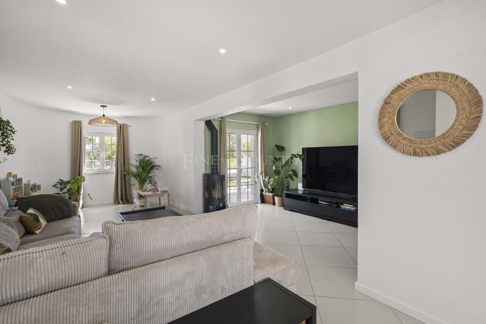 Image No.10-4 Bed Villa for sale