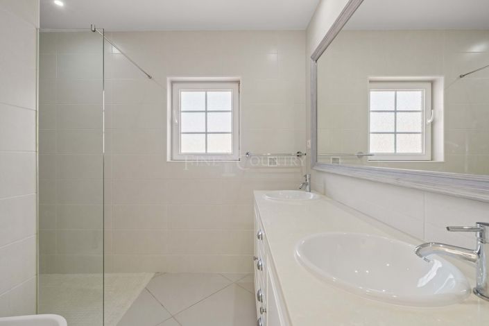 Image No.31-4 Bed Villa for sale