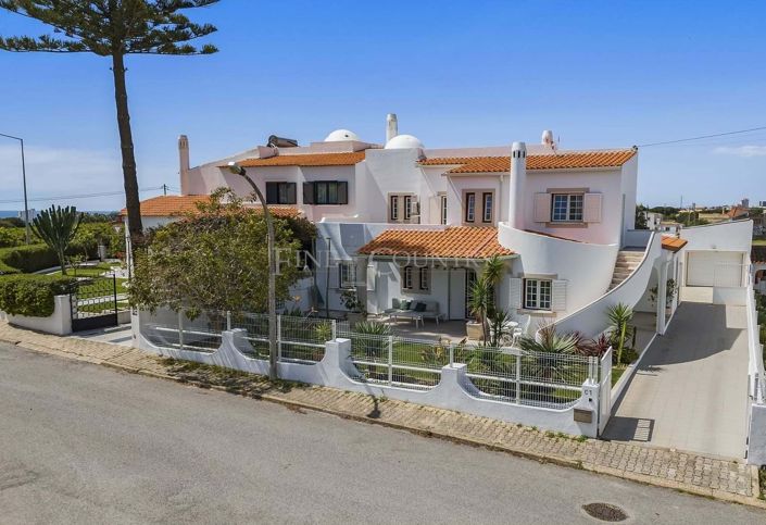 Image No.4-4 Bed Villa for sale