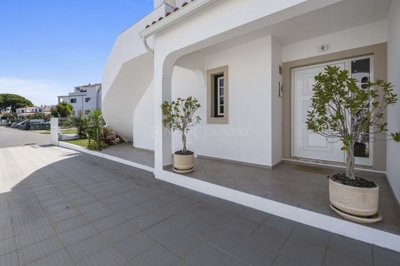 2104-342971-b952a8cbdbc2fd66601ce91bb265b9cce