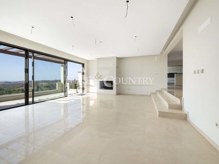 Image No.1-4 Bed Villa for sale