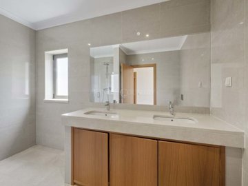 2104-353412-b952a8cbdbc2fd66601ce91bb265b9cce