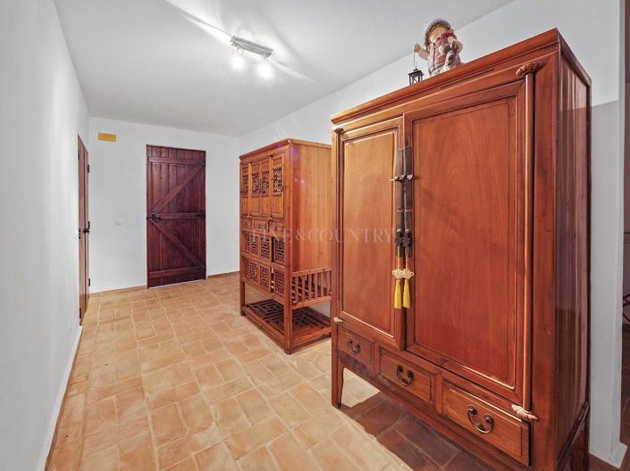Image No.30-3 Bed Property for sale