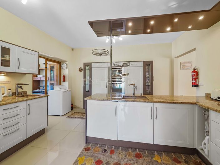 Image No.11-3 Bed Villa for sale