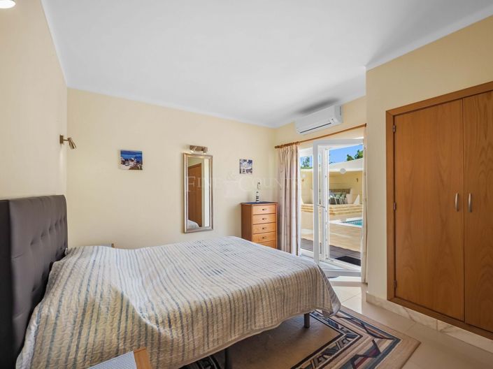 Image No.21-3 Bed Villa for sale