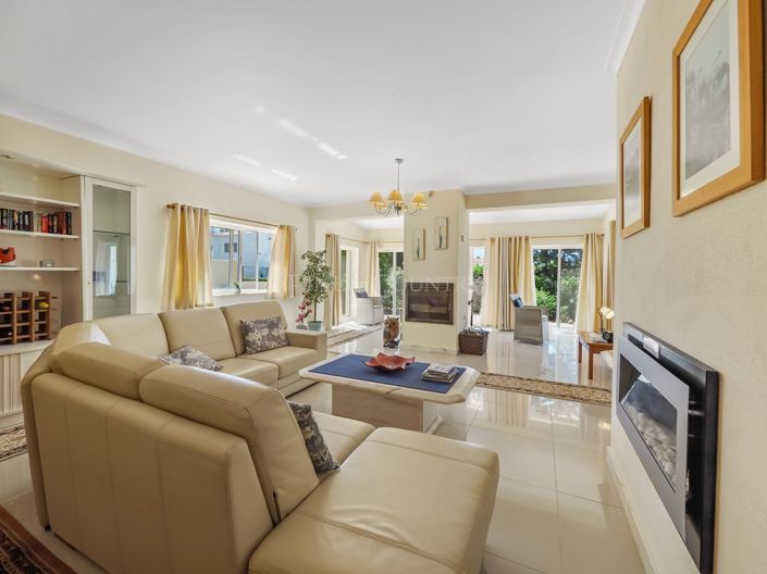 Image No.8-3 Bed Villa for sale