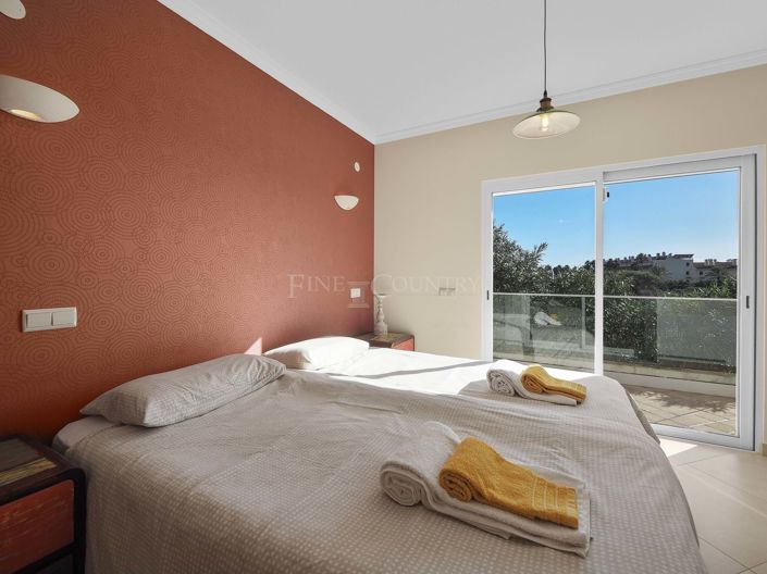 Image No.11-4 Bed Property for sale