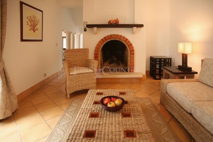 Image No.10-3 Bed Apartment for sale