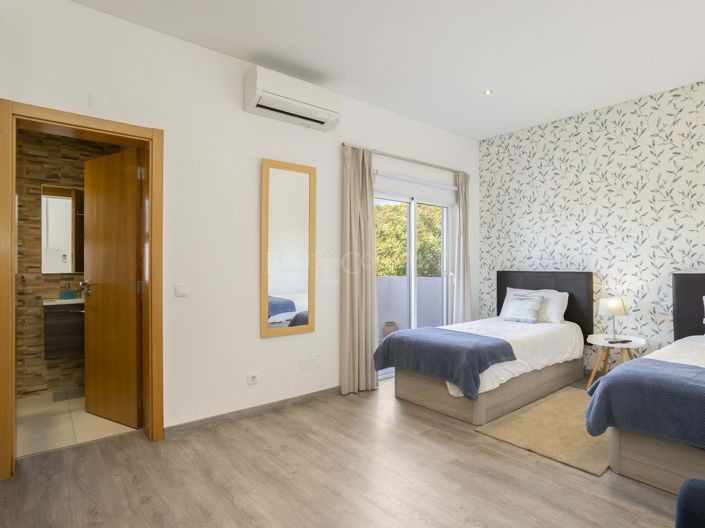 Image No.22-Villa de 6 chambres à vendre à Estói