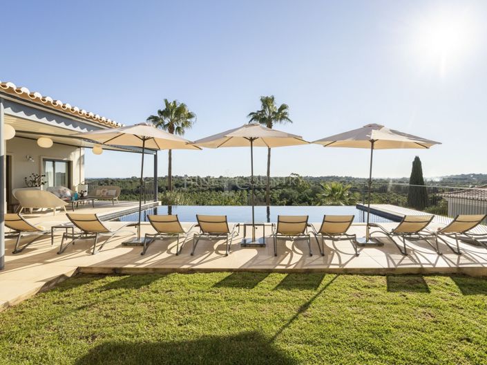 Image No.8-7 Bed Villa for sale