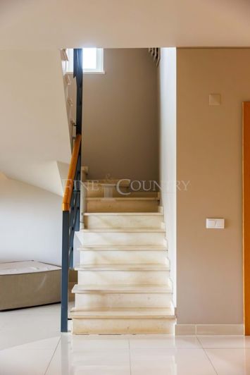 Image No.8-2 Bed Townhouse for sale