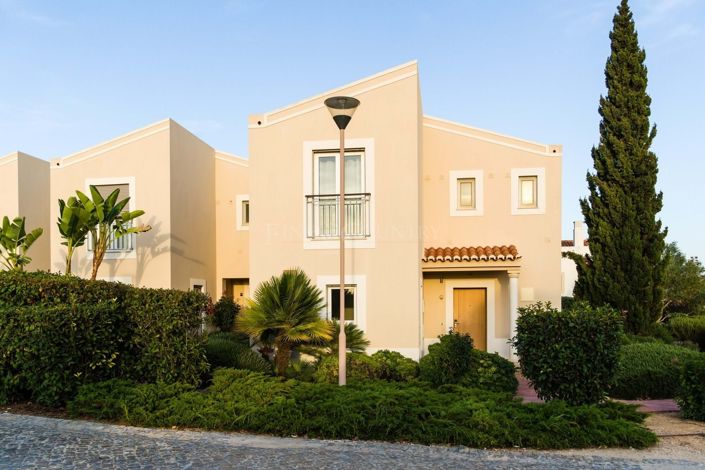 Image No.81-2 Bed Townhouse for sale