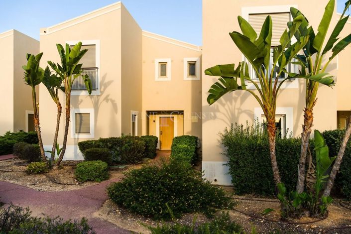 Image No.82-2 Bed Townhouse for sale