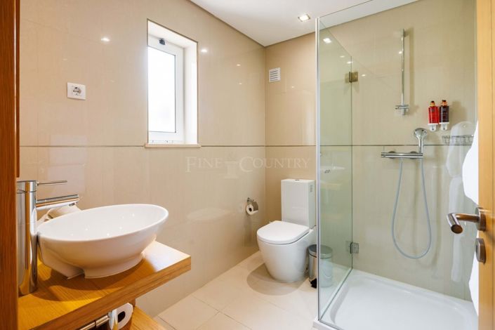 Image No.10-3 Bed Property for sale