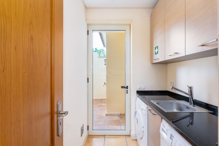 Image No.28-3 Bed Semi-Detached for sale