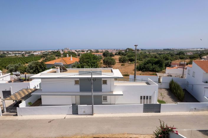 Image No.1-4 Bed Villa for sale