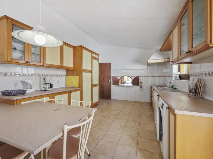 Image No.20-4 Bed Property for sale