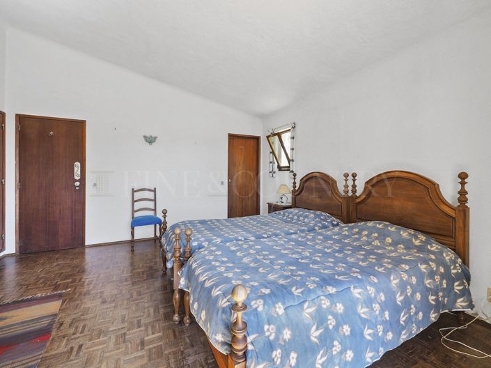 Image No.28-4 Bed Property for sale