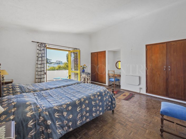 Image No.29-4 Bed Property for sale