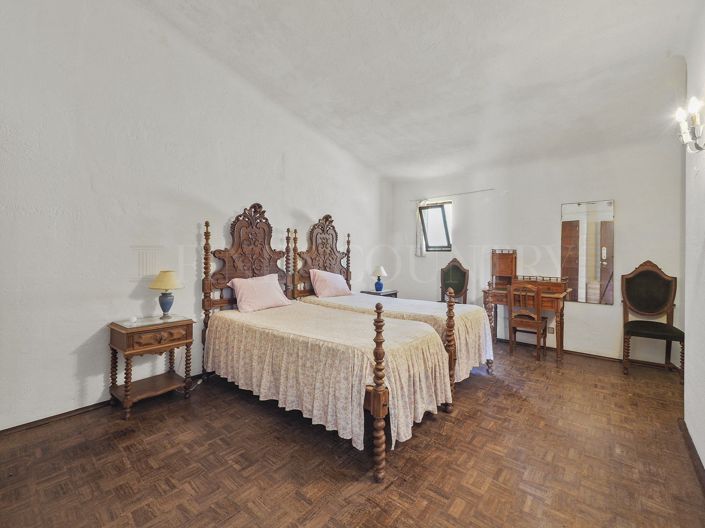 Image No.35-4 Bed Property for sale