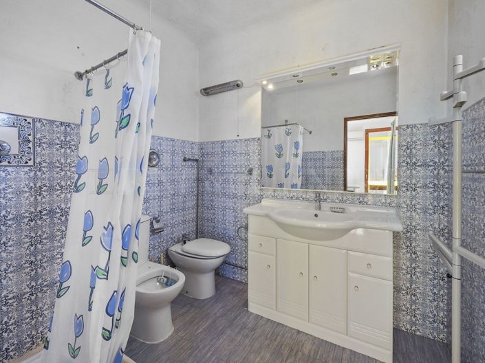 Image No.40-4 Bed Property for sale