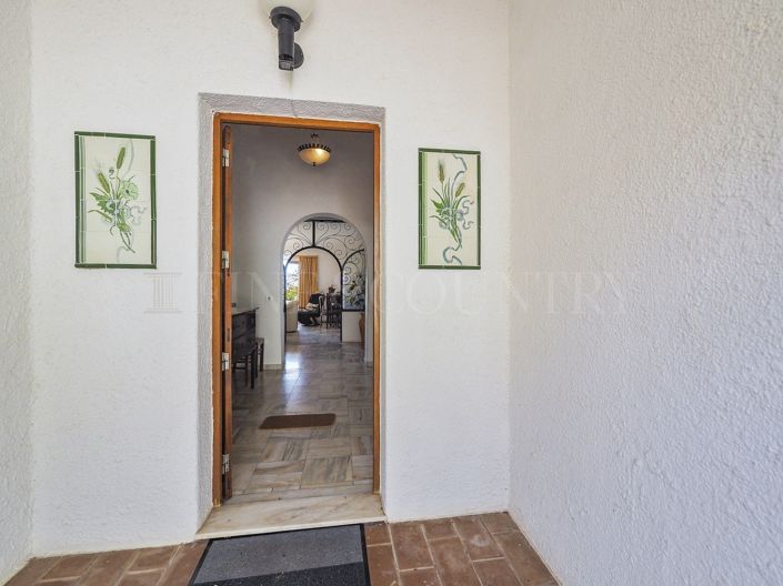 Image No.6-4 Bed Property for sale
